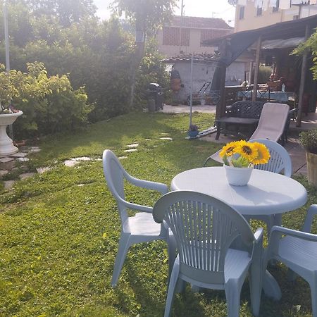 La Casa Di Zahra Lägenhet Riccò del Golfo di Spezia Exteriör bild
